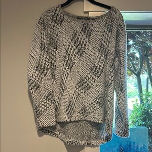 SNO SKINS Black and White Crew Neck Sweater